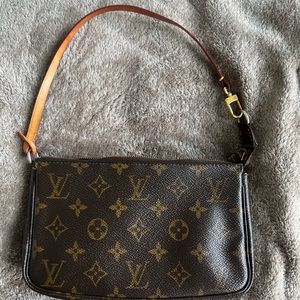 Vintage AUTHENTIC Louis Vuitton Pochette